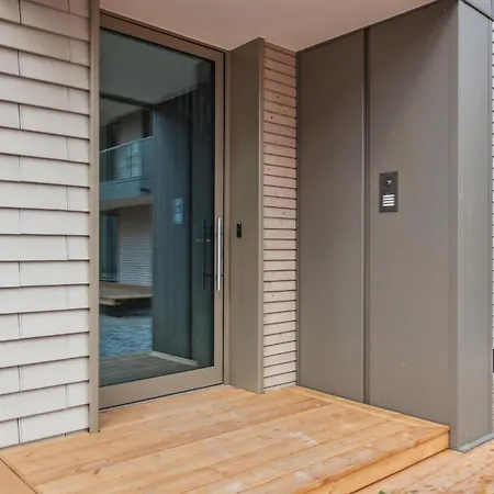 In Tossens With Kitchen * Stick