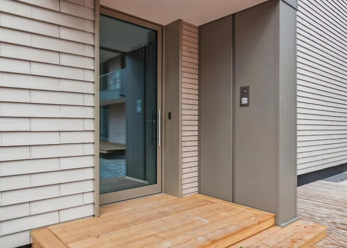 In Tossens With Kitchen * Stick