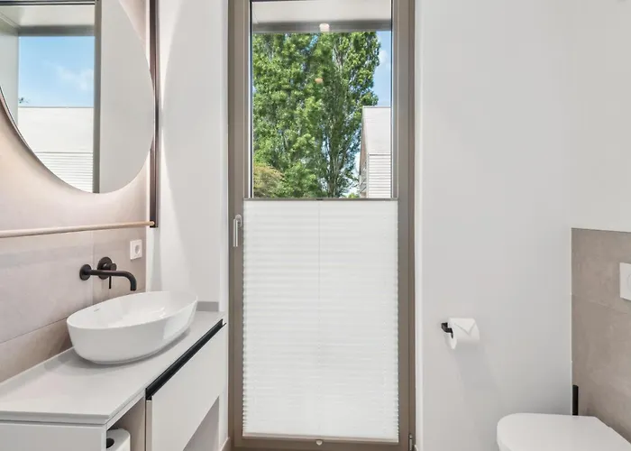 In Tossens With Kitchen *